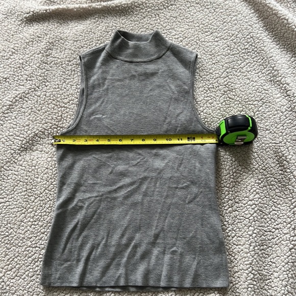 Cara Santana Nine West sweater tank top - Picture 3 of 9